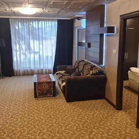 Roma 1 At Royal Apartmán *